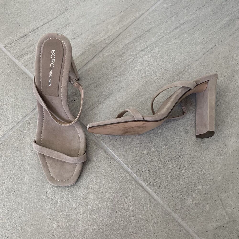 Bcbg Generation Size 8.5 Beige Suede Two Strap Open Toe Sandals With Block Heel